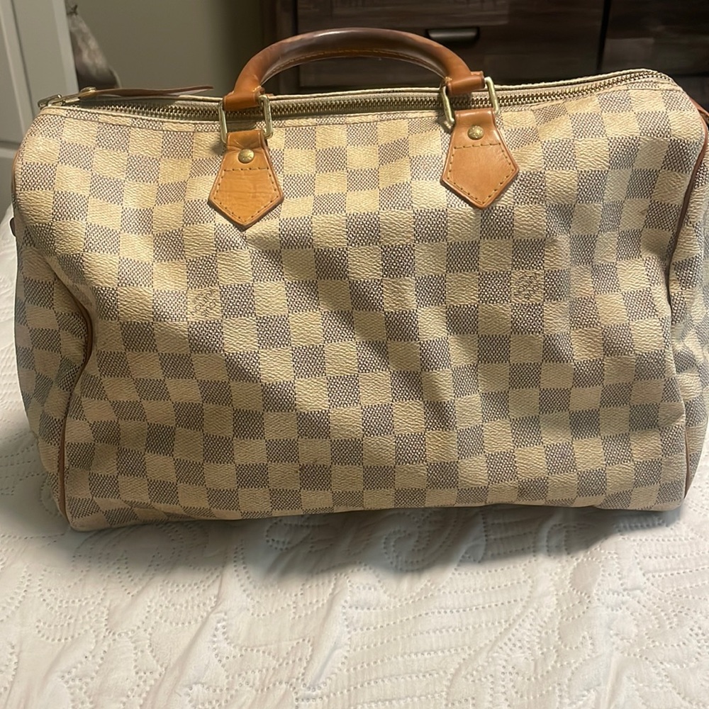 Authentic Louis Vuitton Speedy